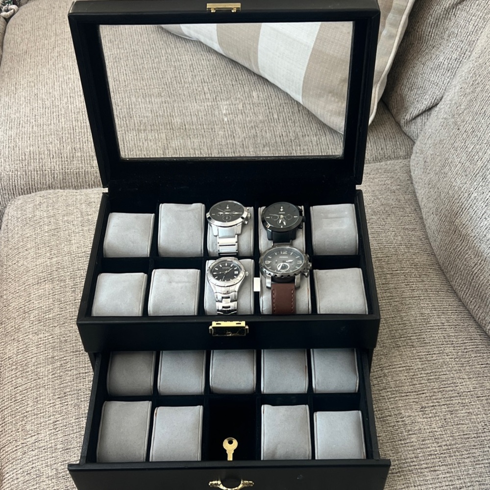 Black Watch Display Case w/ 4 Men’s Fossil Watches